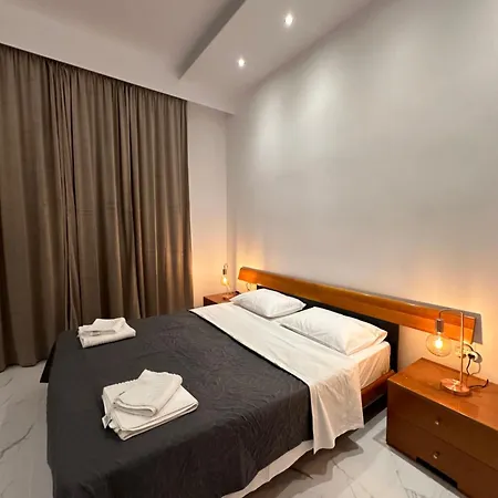 City Center Beach House *