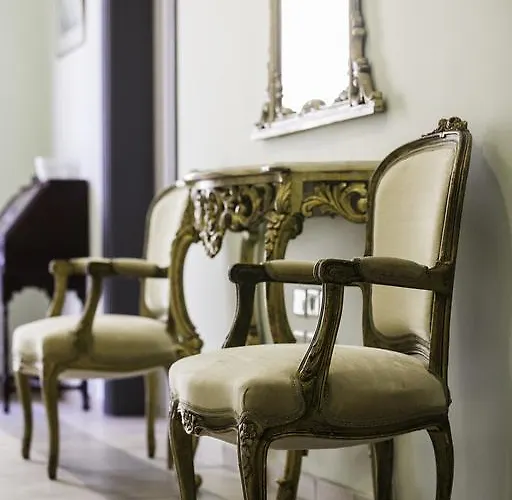 Center House * Rhodes City