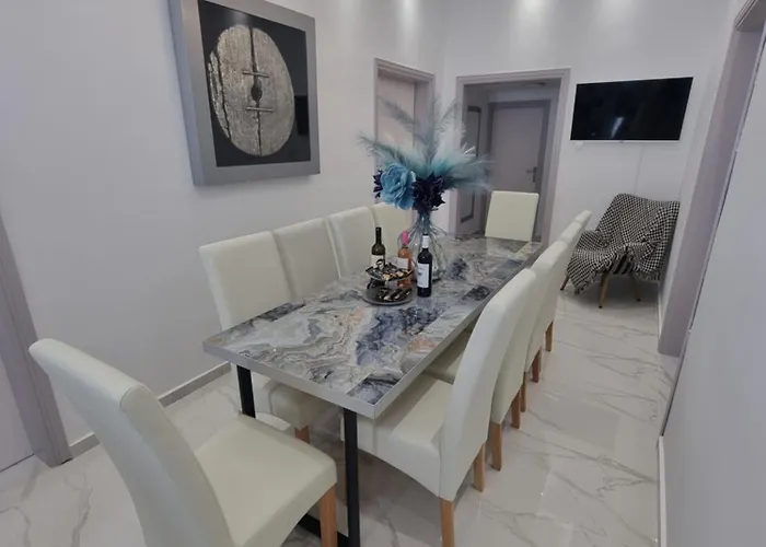 Center House Rhodes City