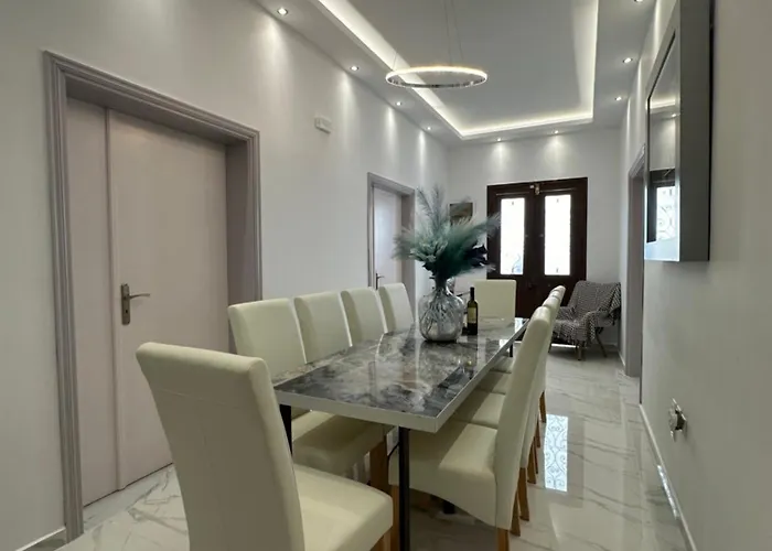 Center House עיר רודוס
